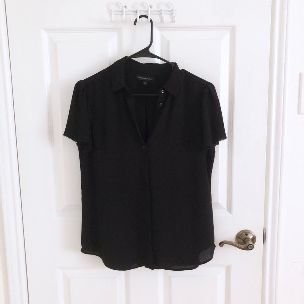 Banana Republic black short-sleeve button-down top